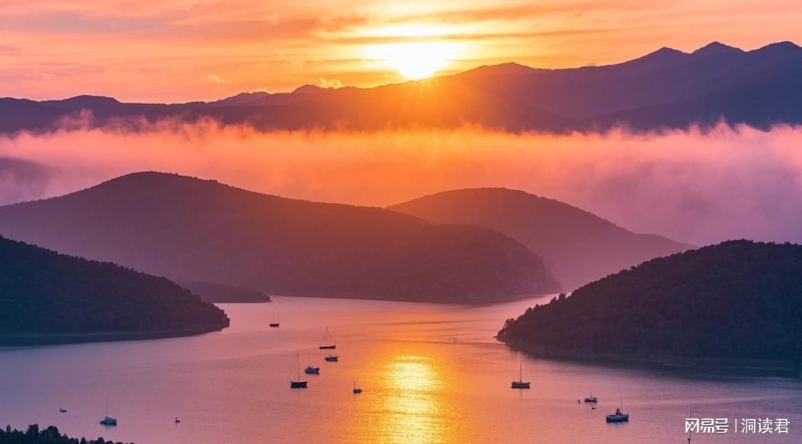 KAIYUN SPORTS-玄学提醒：如果一个人还在穿着10年前的衣服，只说明3个问题